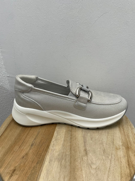 Zapatilla Plata