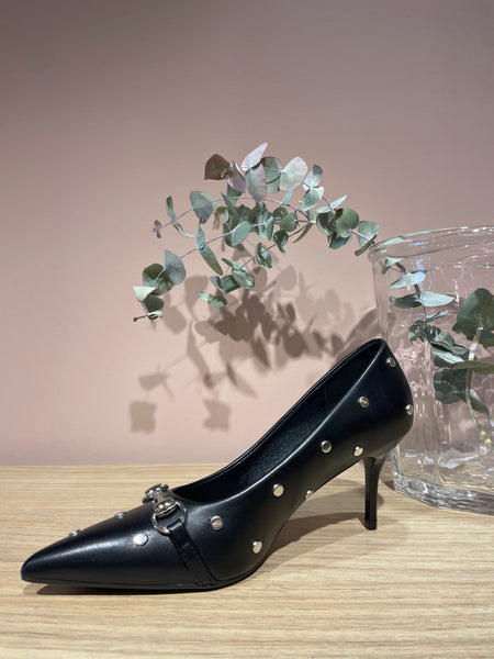 Zapato Tachuelas