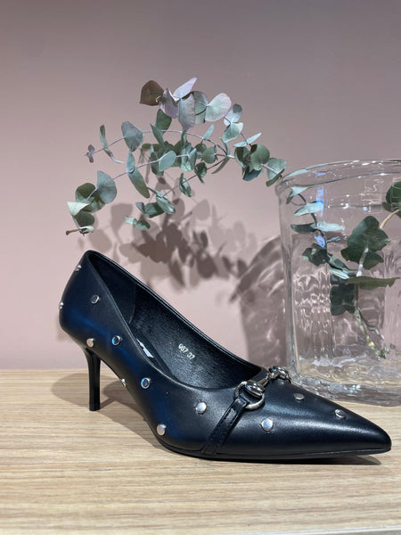 Zapato Tachuelas